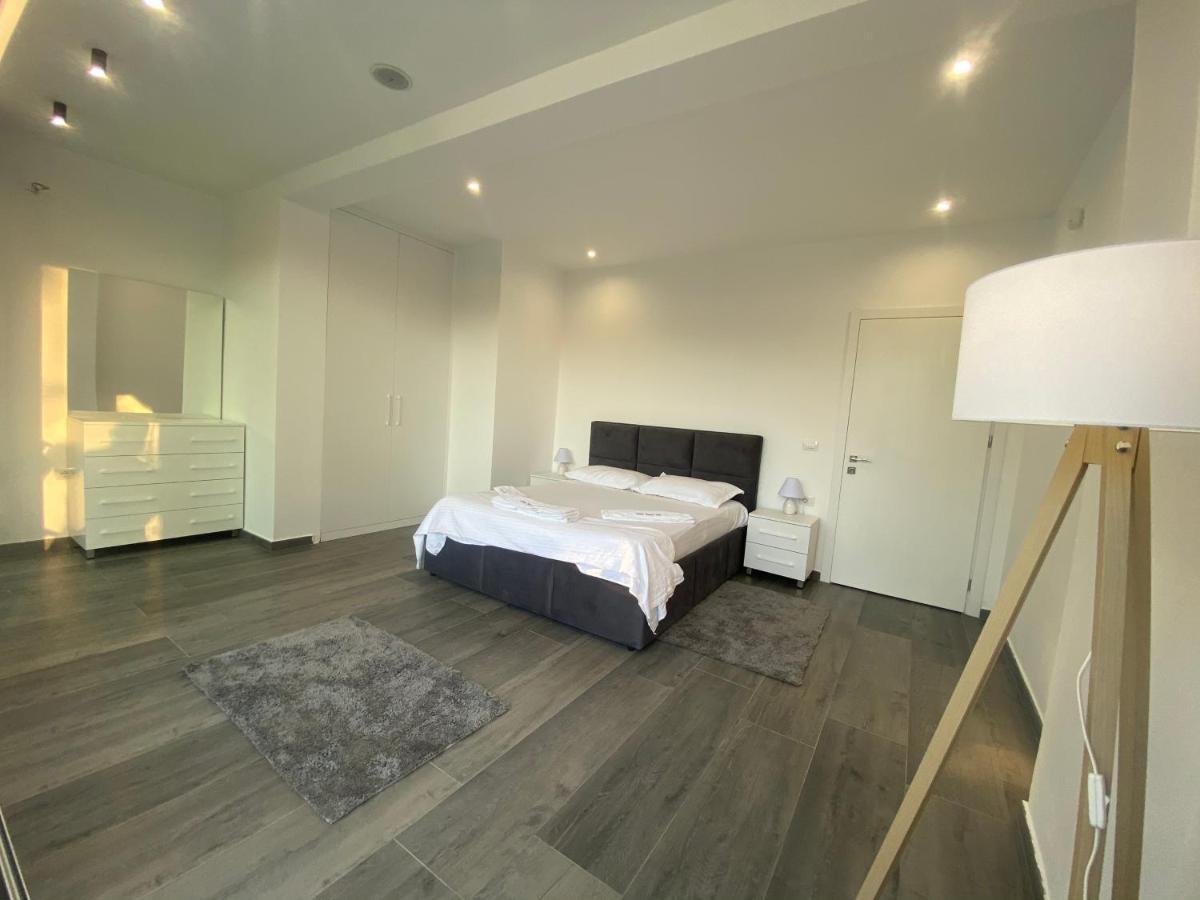 Villa White 1 - Luxury Velipojë